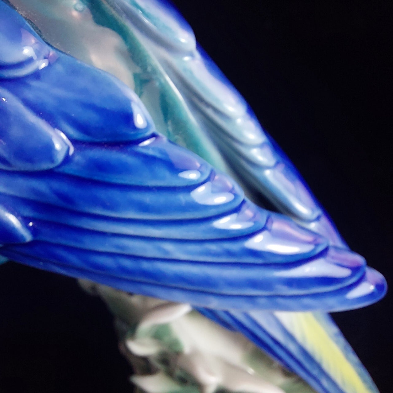 W.R. Porcelain Germany Parrot Figurine 8" Multicolor Macaw Style Bird Statue dec10