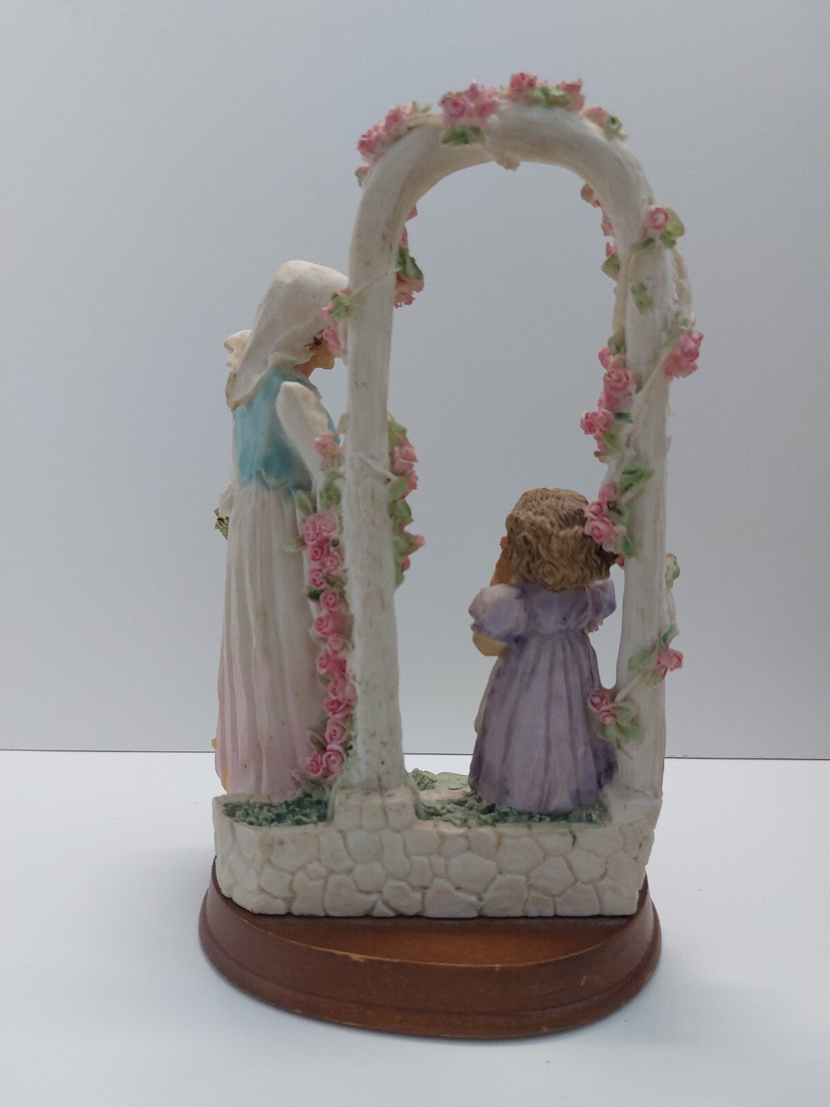 DaVinci Sweet Roses Mother Daughter Figurine Hand Painted England Chipped 7"4