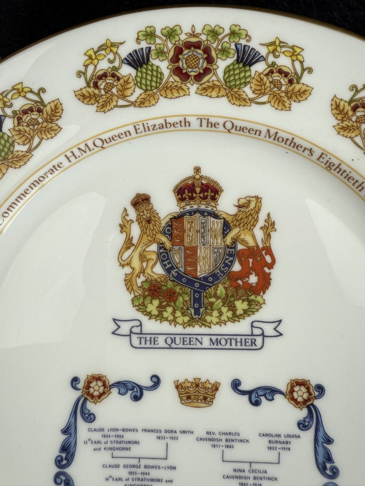 Rare Aynsley Commemorative Plate H.M. Queen Mother's 80th Birthday 1980 decor4