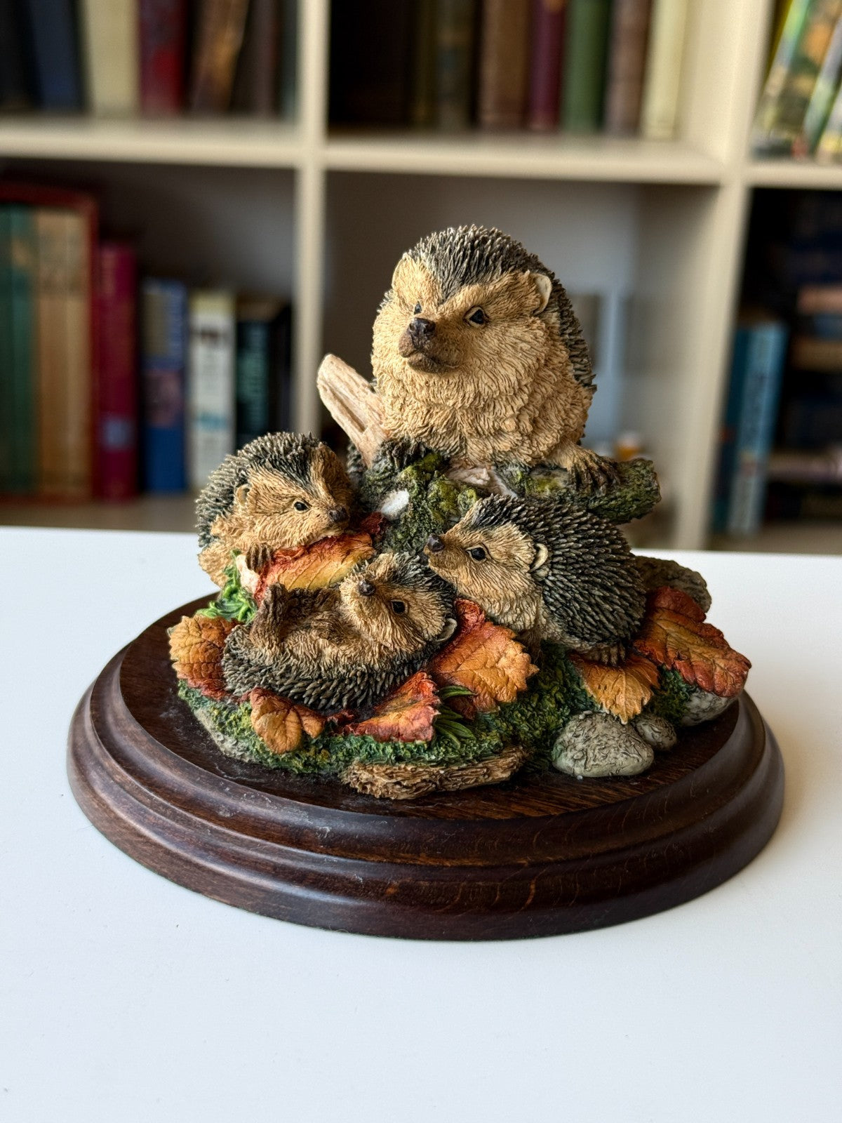 Royal "Family Doulton Portrait" Hedgehog Figurine RD Series bookcase decor Resin3
