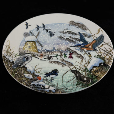 Wedgwood 1989 Skating on the Fen Plate Colin Newman Christmas Bone Vintage China1