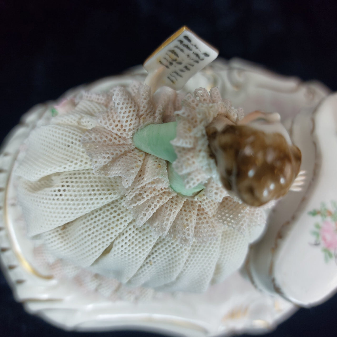 Dresden UNTERWEISSBACH Girl Singing and Musician Porcelain Lace Figurine Group.14