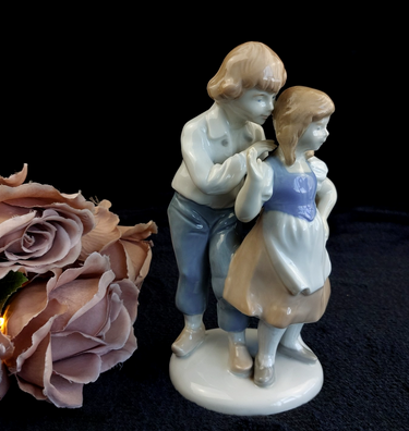 Grafenthal Porcelain Figurine GDR Boy & Girl German Vintage Art 7.5in Germany.0