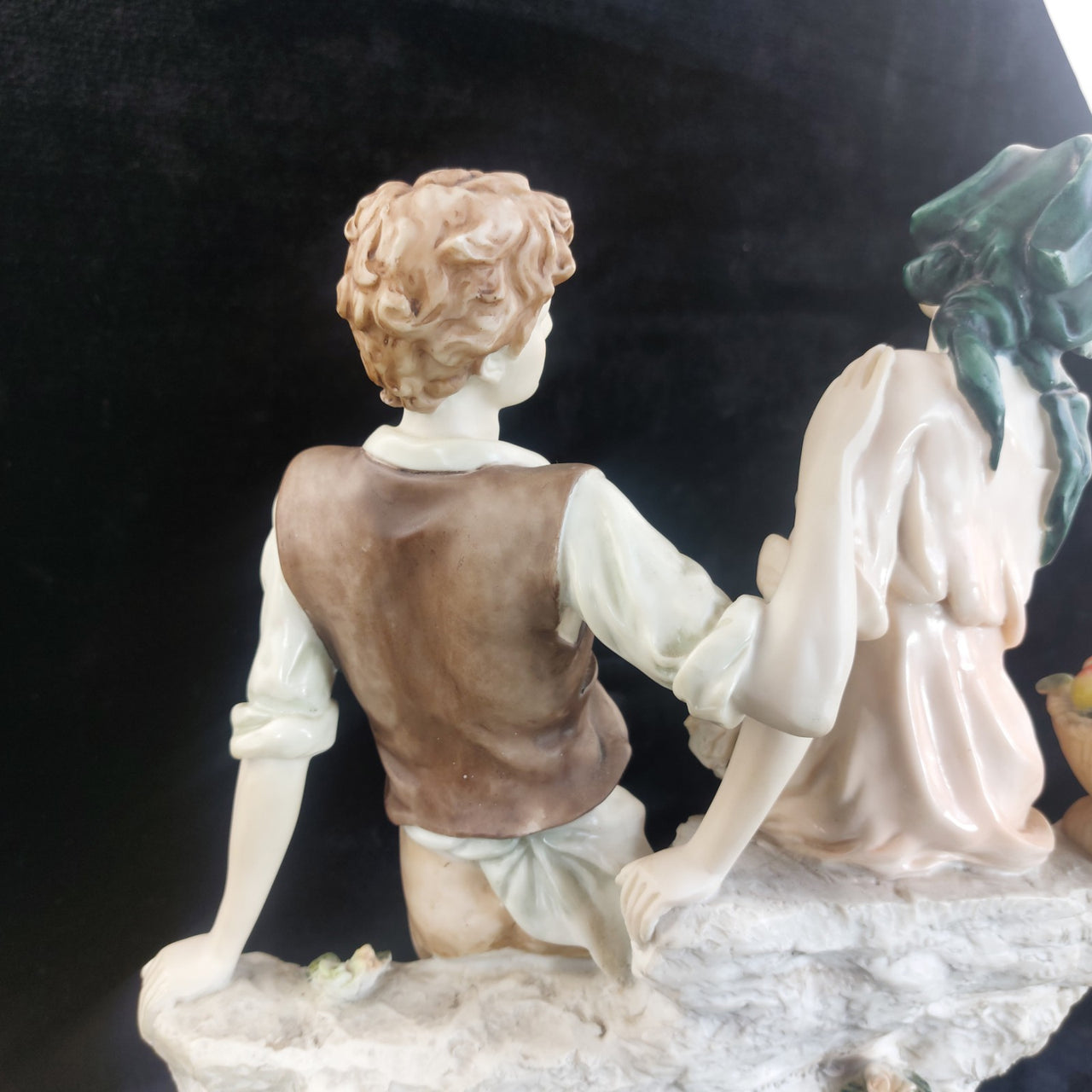 Anina ( La Anna) Collection Italian Alabaster –Couple in Love Figurine  1999. 1516
