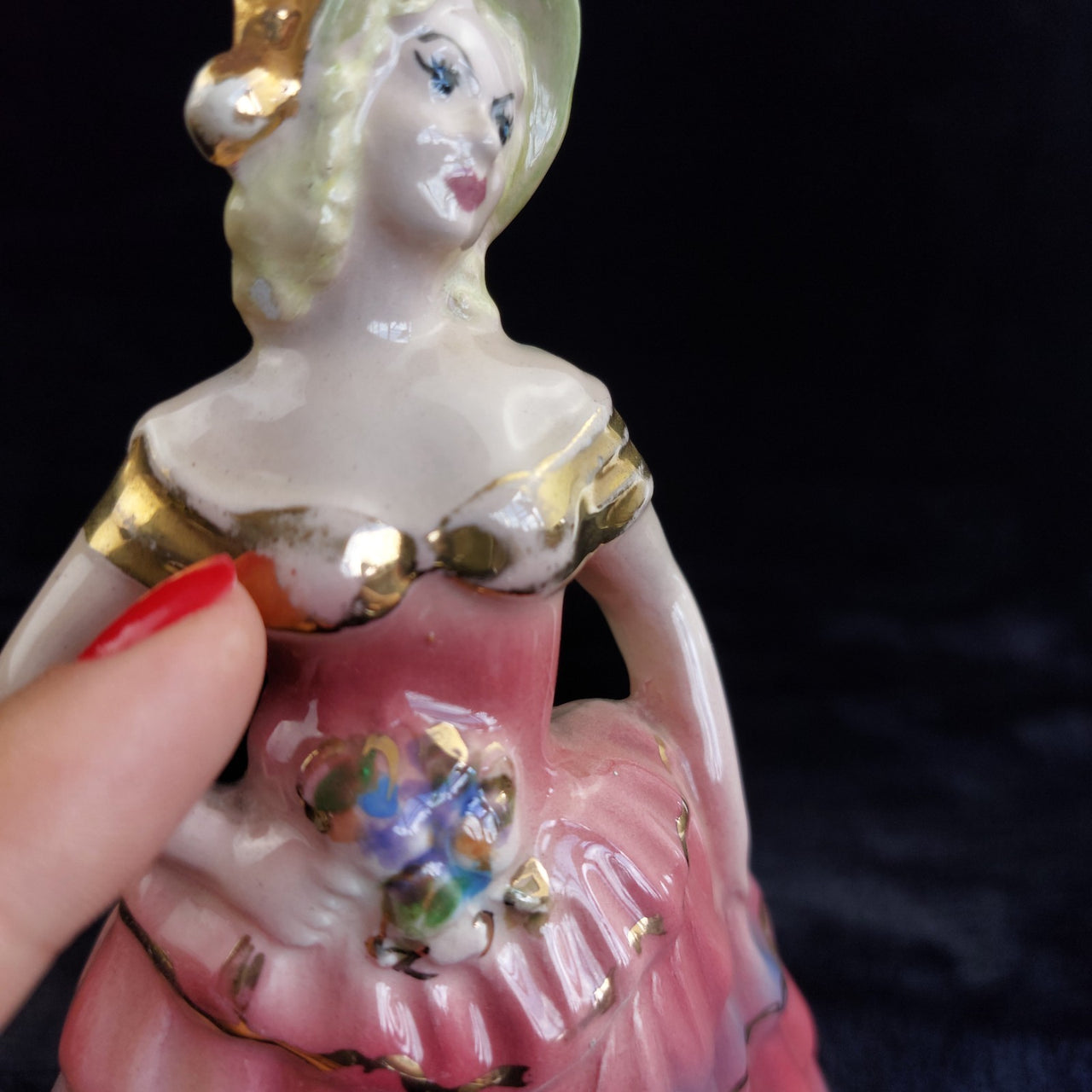 Vintage rare Porcelain Lady Figurine Ruffled Pink Dress Gold Accents Unbranded4