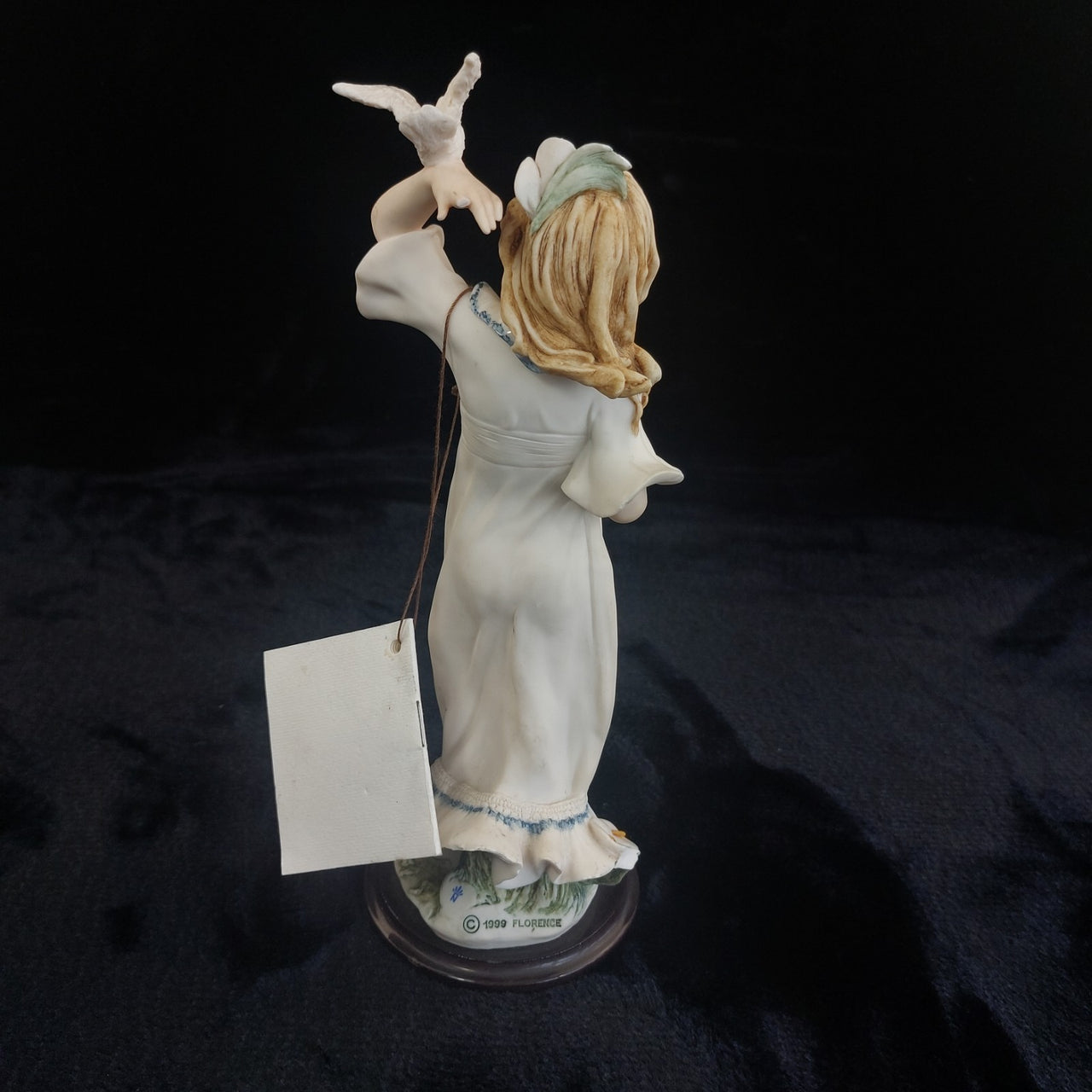 Giuseppe Armani Joy Figurine 1999 Florence Tag Signed by artst see finger .17