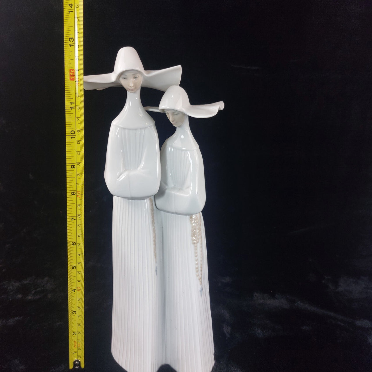 "Two Lladro Nuns" Nun porcelain Figurine Pair 13" Tall bookshelf decor Lladró8