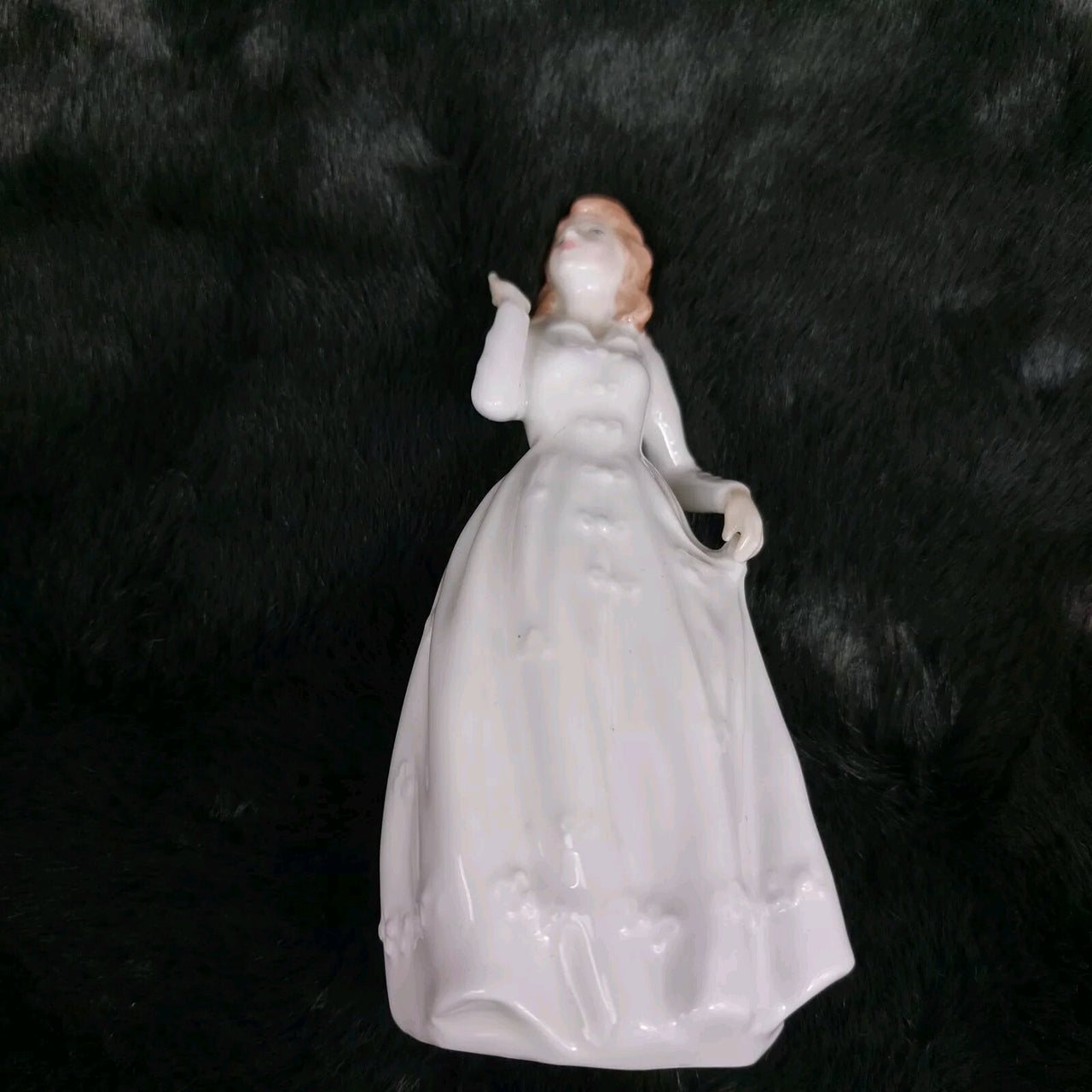 "Joy" Royal Doulton's lady Figurine in white dress with Original Box gift collec11