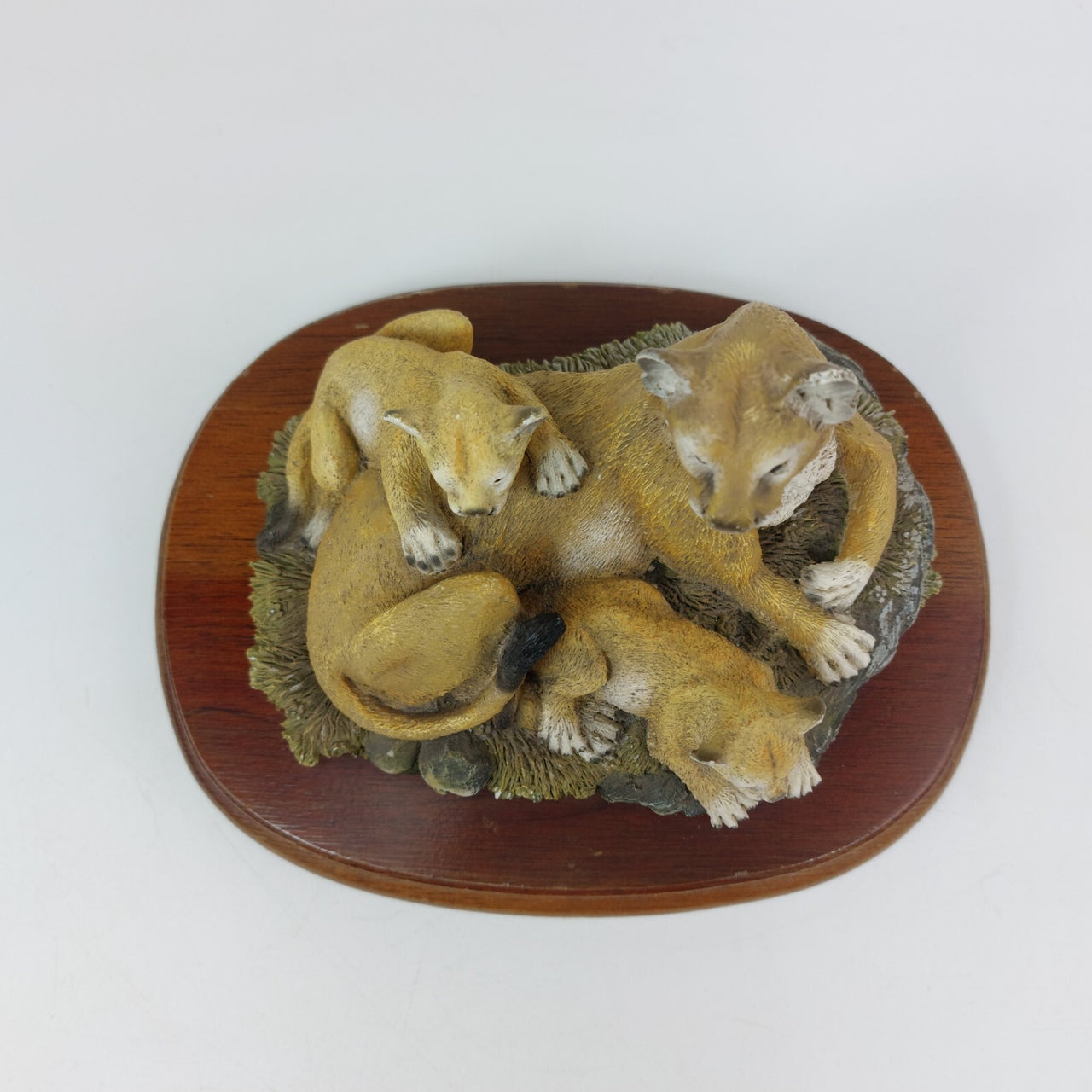 The Leonardo Collection Figurine  “Lioness and Cubs” (1993) - 5" Wildlife  3