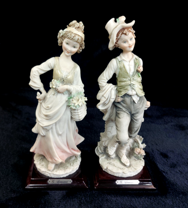 Giuseppe Armani Figurines Pair Boy Girl Flowers Basket Romantic Scene 9