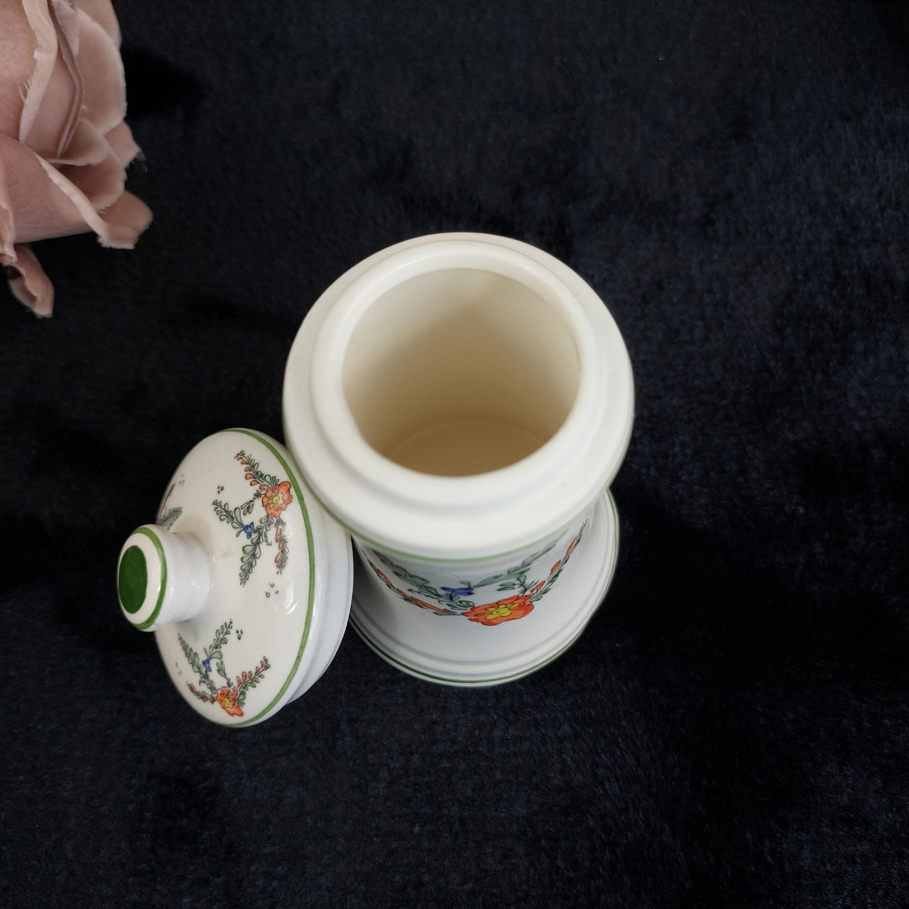 Vintage Zier Dose Floral Ceramic Lidded Trinket Box Jar Original Box 13cm White 4