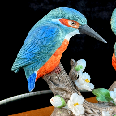 Leonardo Kingfishers Figurine on Wood Base Bird Sculpture Damaged flower1