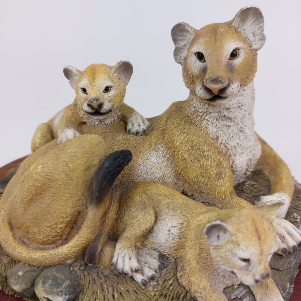 The Leonardo Collection Figurine  “Lioness and Cubs” (1993) - 5" Wildlife  2