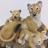 Thumbnail for The Leonardo Collection Figurine  “Lioness and Cubs” (1993) - 5