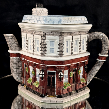 Novelty Teapot British Pub Ceramic Tavern 885g 8