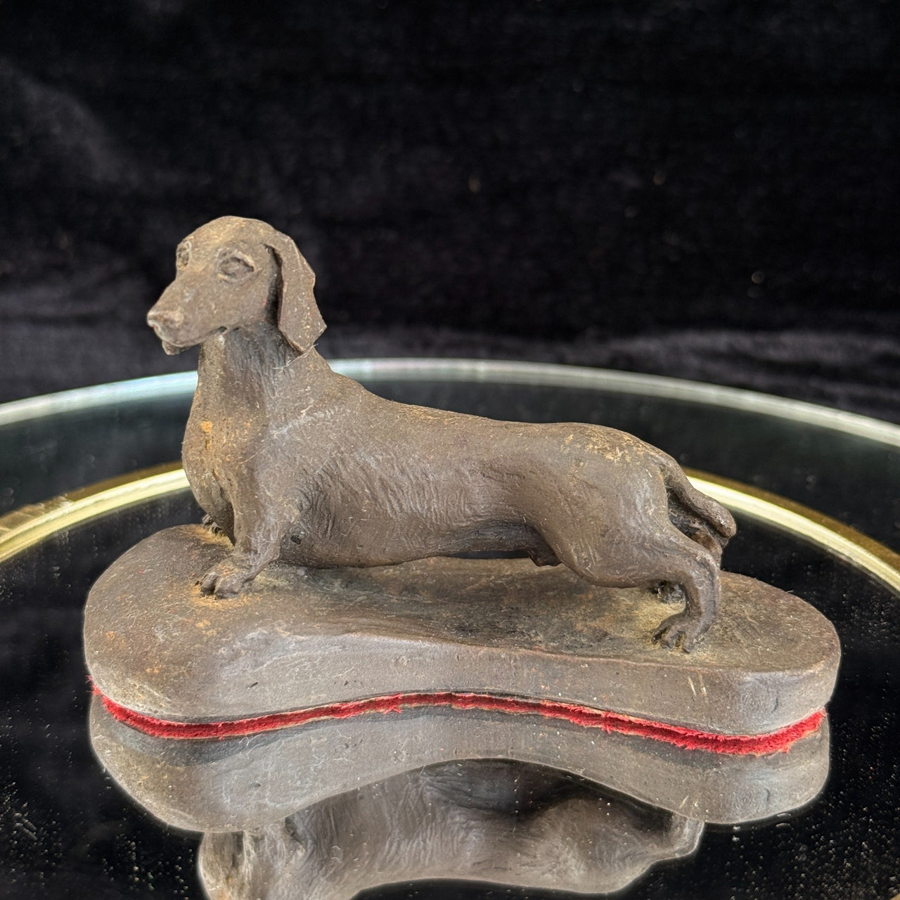 Dachshund Dog Figurine gift Bronze Look Sculpture Felt Base 1989 Signed WL Small5