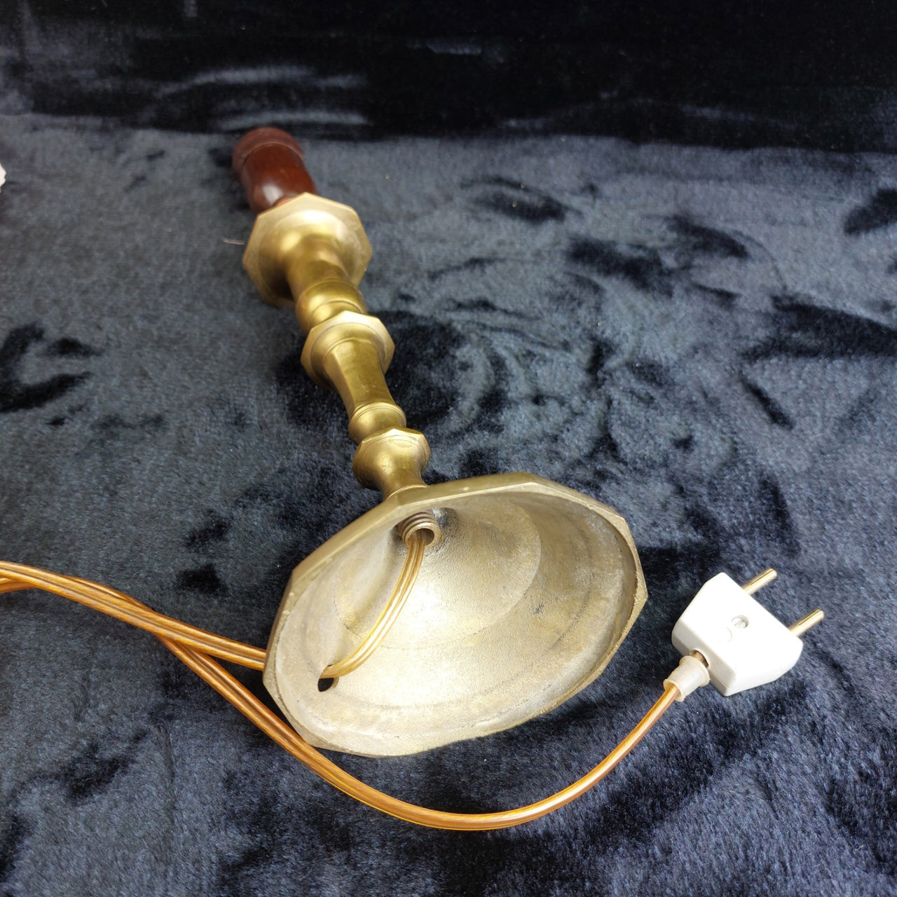 Vintage Brass Lamp Table Good Patina EU Plug Classic Electric Light 15" Tall13
