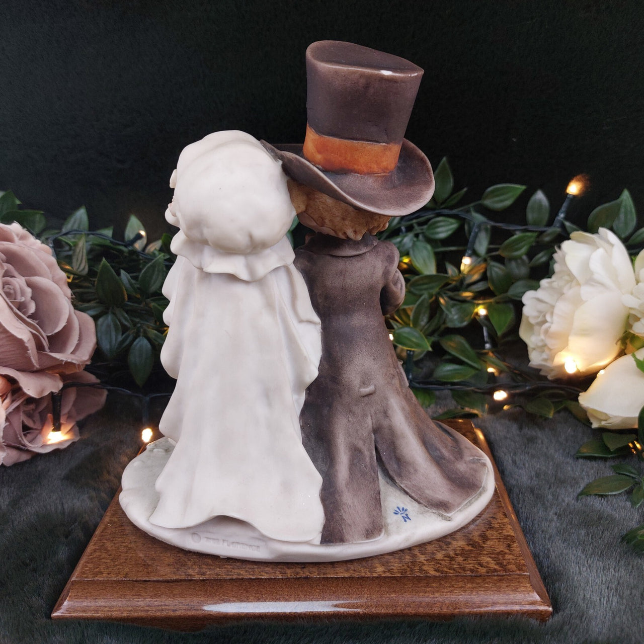 Vintage 1982 Giuseppe Armani Florence Italy Bride and Groom Figurine Statue.3