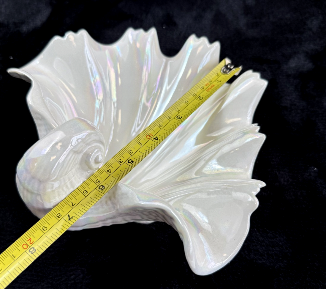 Vintage 1953 Royal Worcester Bone China Iridescent Shell Figurine/Dish  Model G5