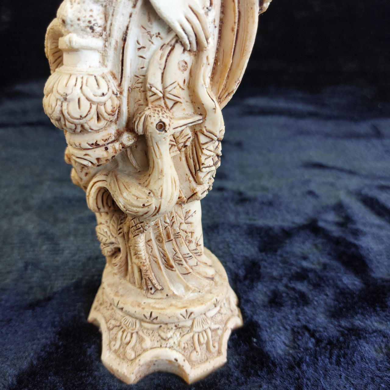 Asian Woman with Fan and Birds Resin Figurine Ivory Colour Approx 10in Worn3