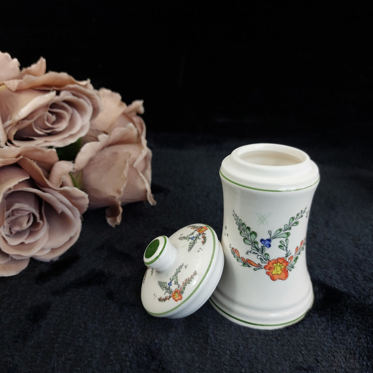Vintage Zier Dose Floral Ceramic Lidded Trinket Box Jar Original Box 13cm White 2