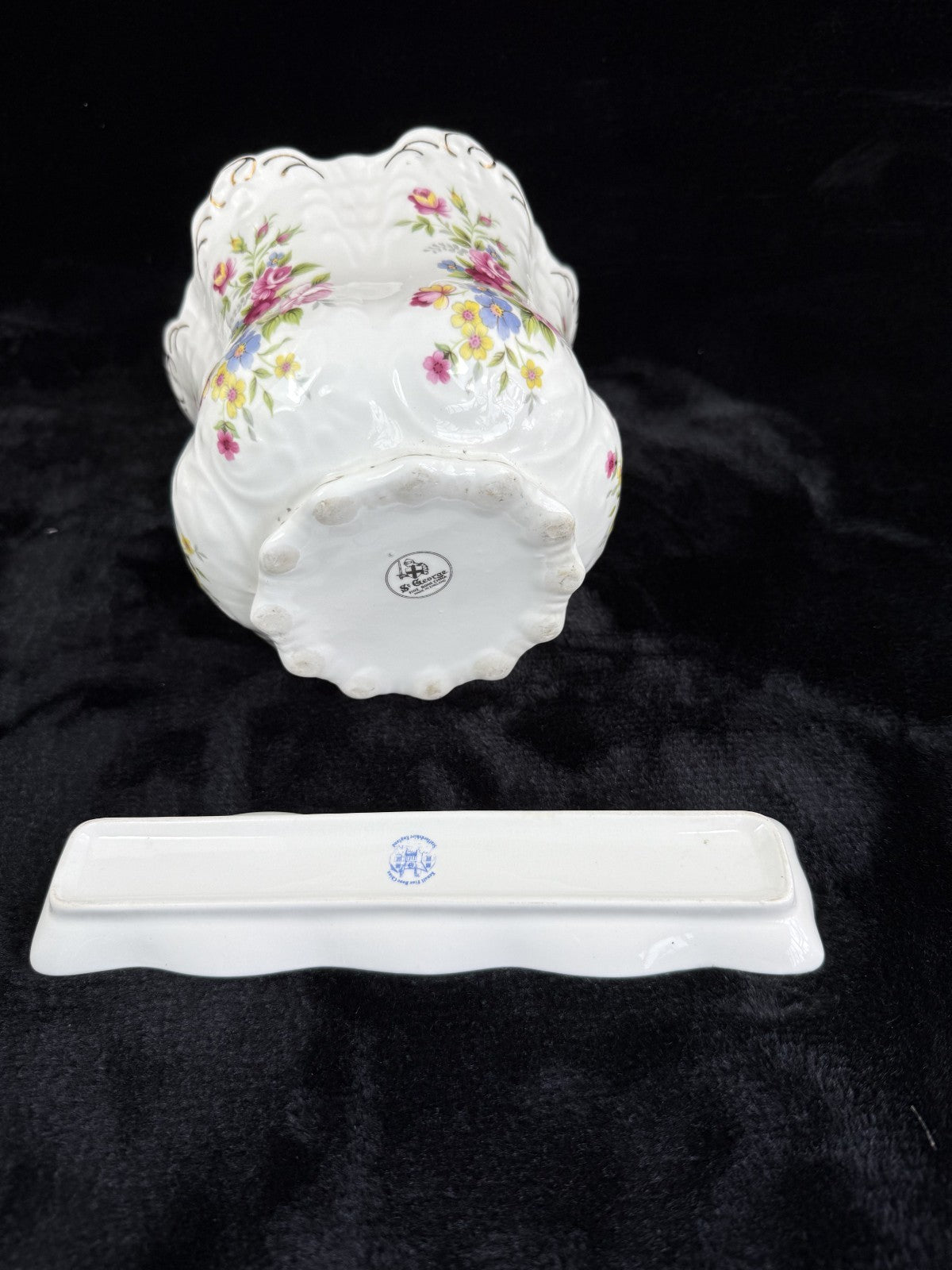 Stunning St. George & Kenall Fine Bone China Floral vase and Tray Set England.5