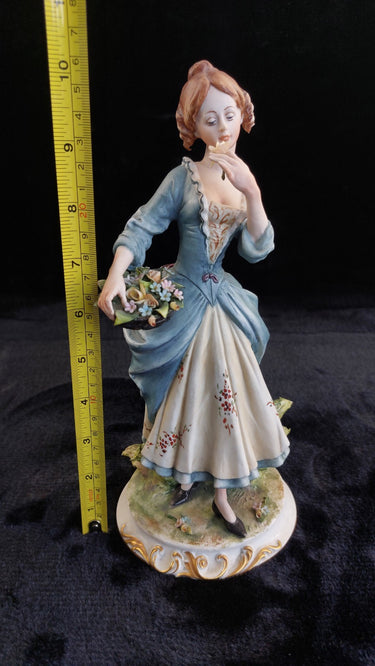 Capodimonte sign lady Figurine by Irene Tuzzi Flowers Basket 10