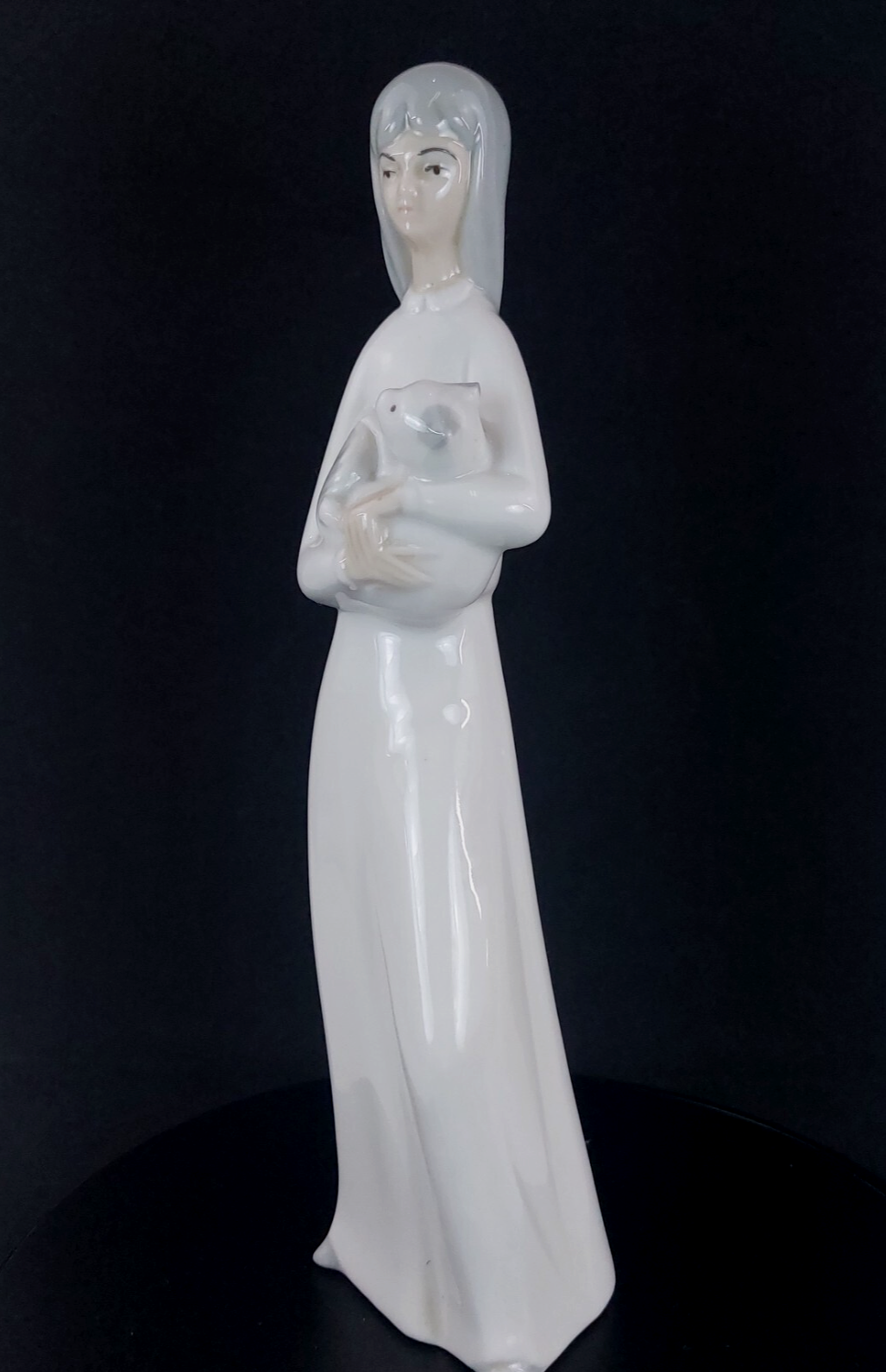 Miquel Requena Porcelain Maria with Lamb Cuart Valencia de Figurine Poblet .3