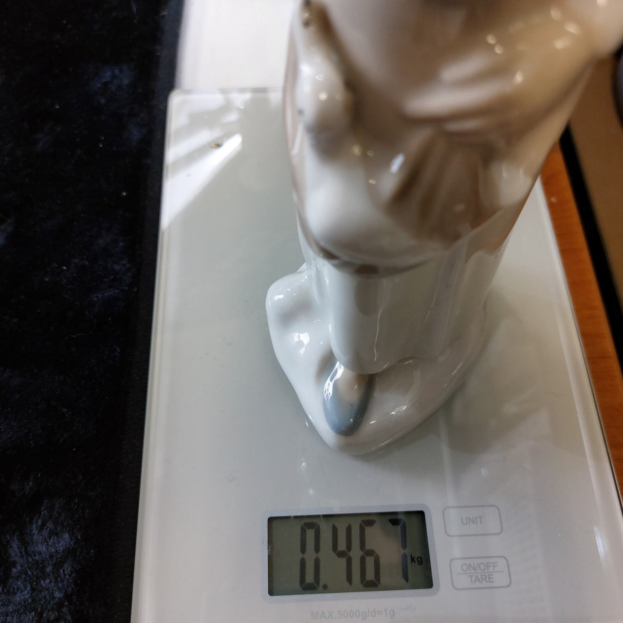 Porcelanas Penatal Figurine Woman with Goose from Segovia, Spain bookcase figure15