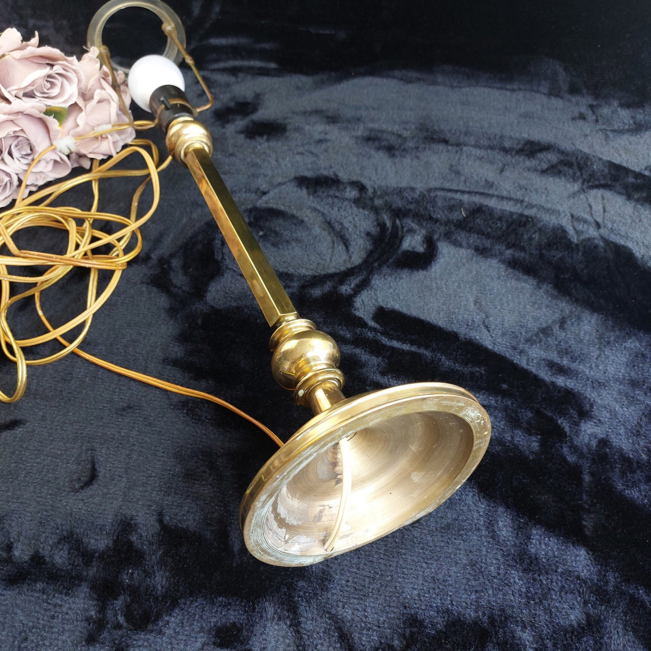 Heavy Brass Lamp Table 26" Tall Vintage European antique Style Lighting 1910 dec10