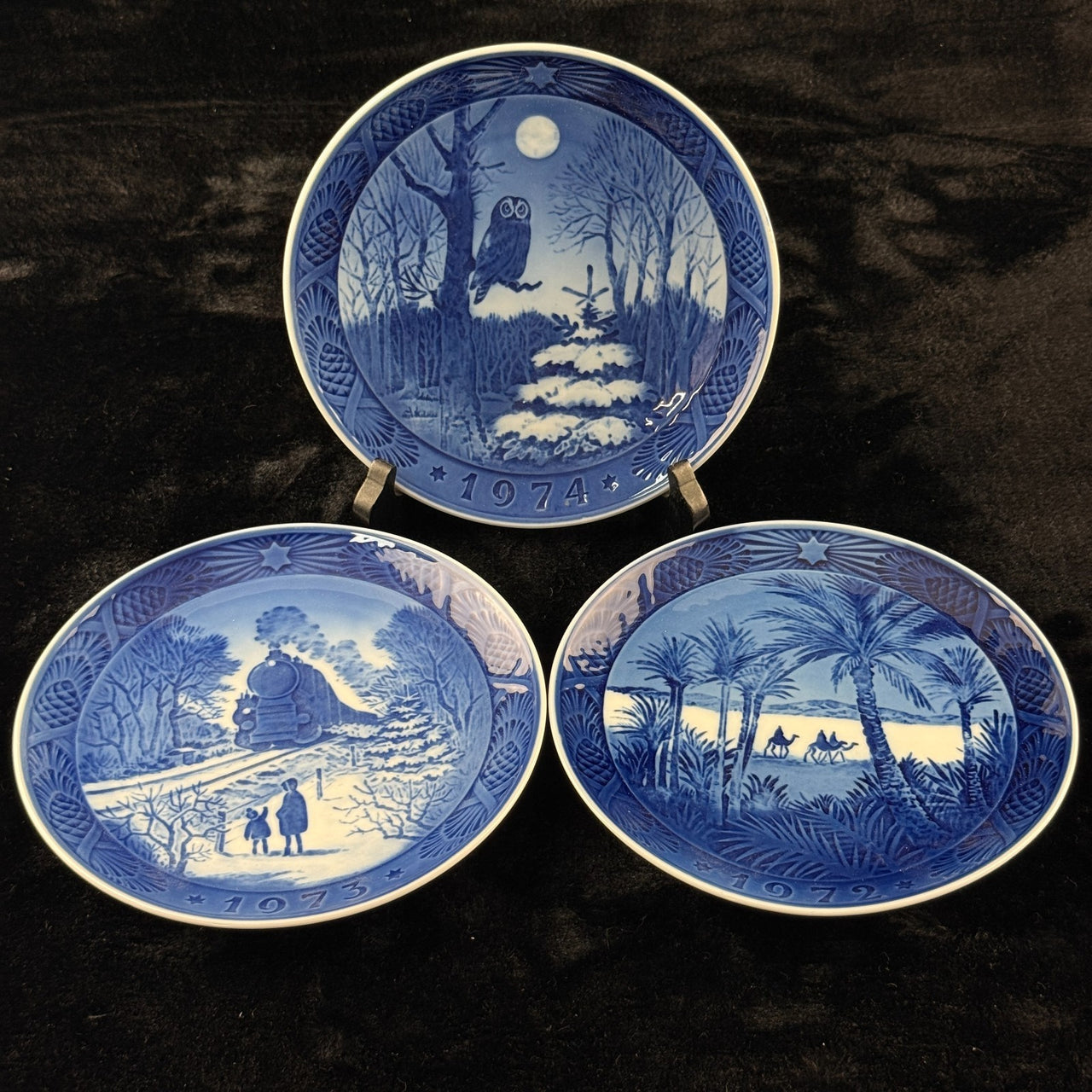 Royal Copenhagen 1972-1974 Christmas Plates Set of 3 Blue Collectibles Porcelain2