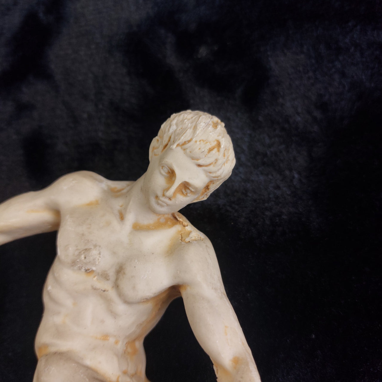 Greek Discobolus Thrower Discus Statue Made in Greece – 7in Resin Figure 347g.17