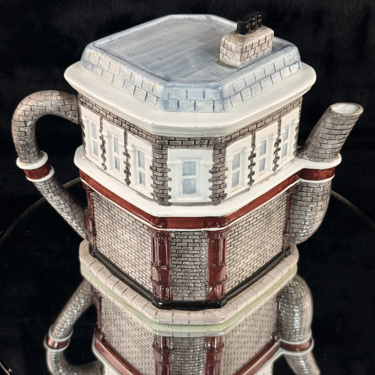 Novelty Teapot British Pub Ceramic Tavern 885g 8" Village Pub Design see pics7