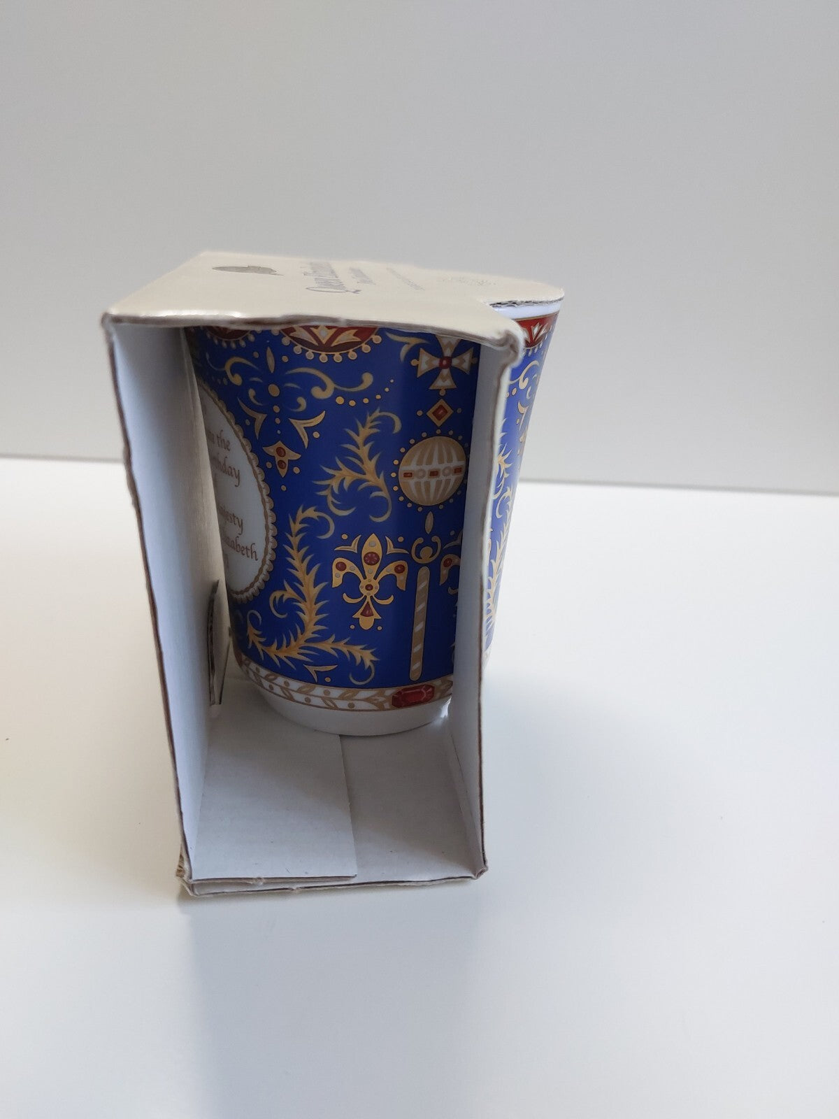 Ringtons by Wade Ceramics Queen Elizabeth II 80th Birthday Commemorative Beaker2