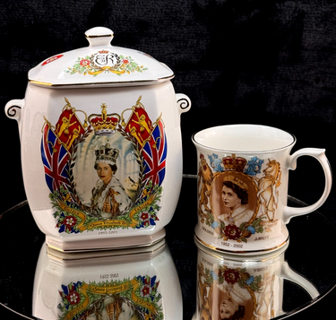 Ringtons Golden Jubilee Queen Elizabeth II Mug &Tea Caddy Set 1952–2002 SEE BOX0