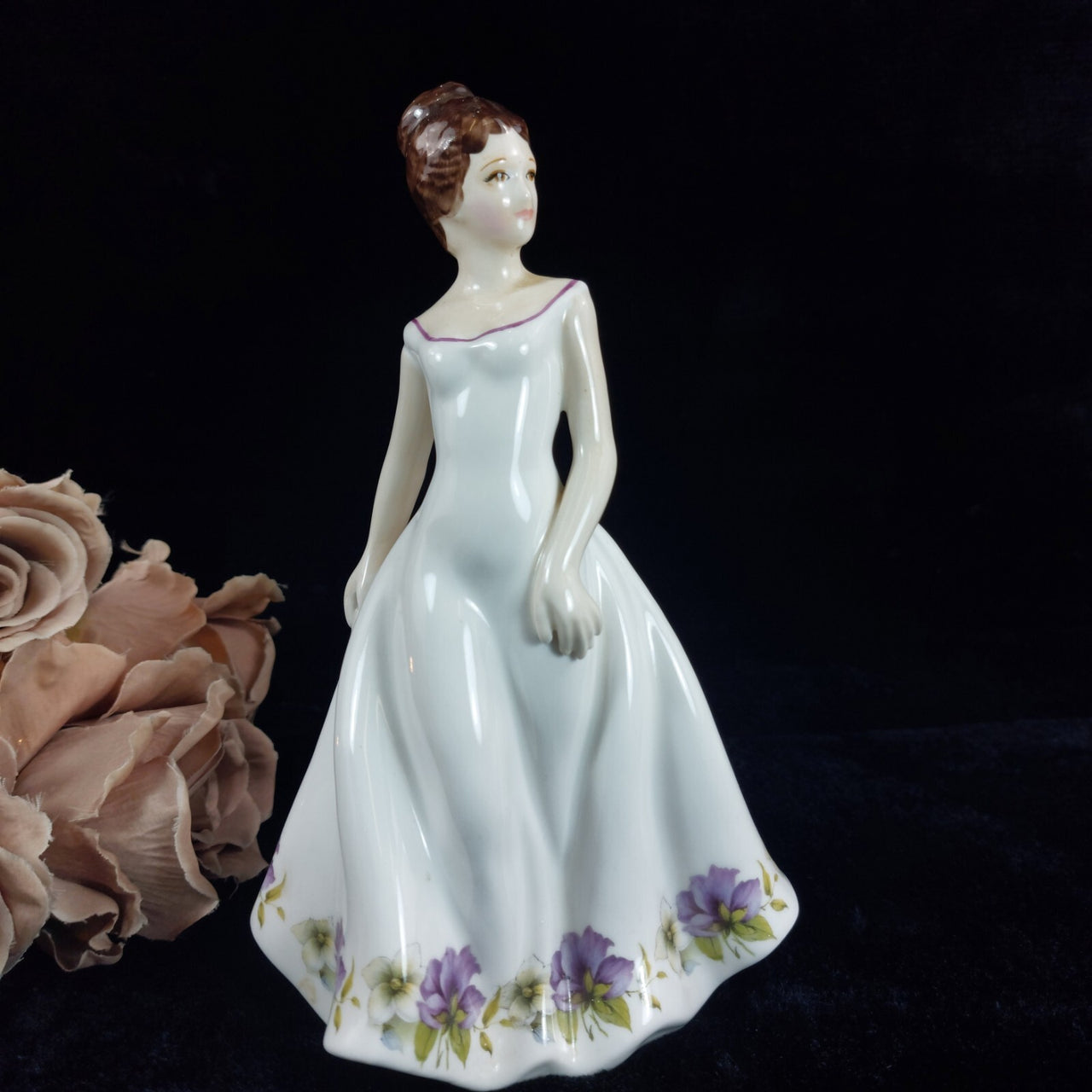 Hidden A Gem: Vintage Norcroft "Marie" Fine Bone China lady Figurine in white3