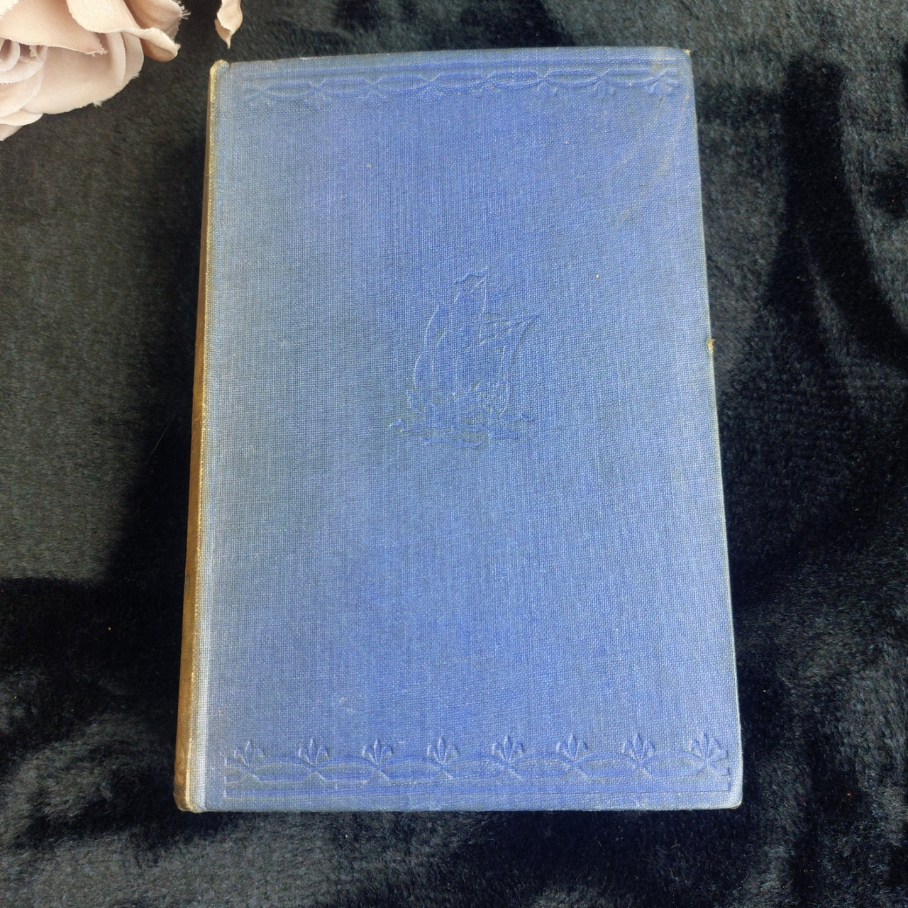 1930s Beauty Black Anna Sewell Illustrated Vintage Book Spine Blue Cloth Display11