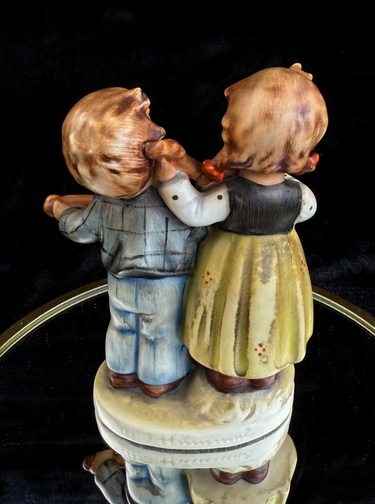 Vintage Rare Goebel Hummel Figurine 
