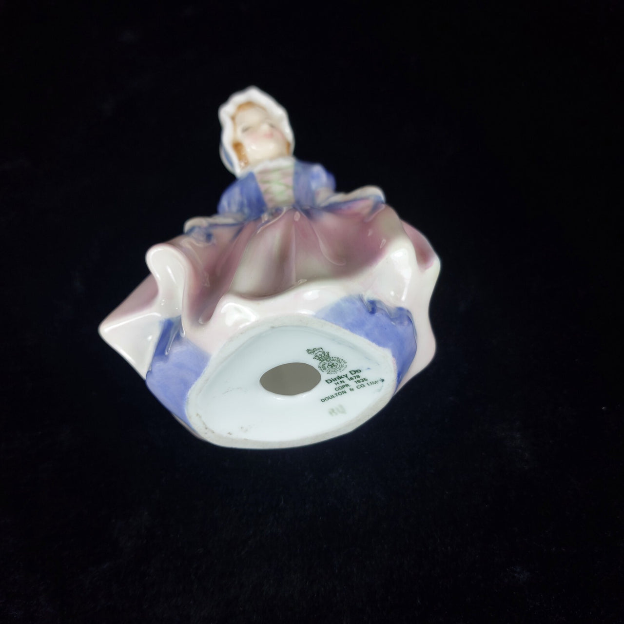Royal Dinky Doulton Do Figurine Good HN1678 1935 Bone China Hand Painted 5"5