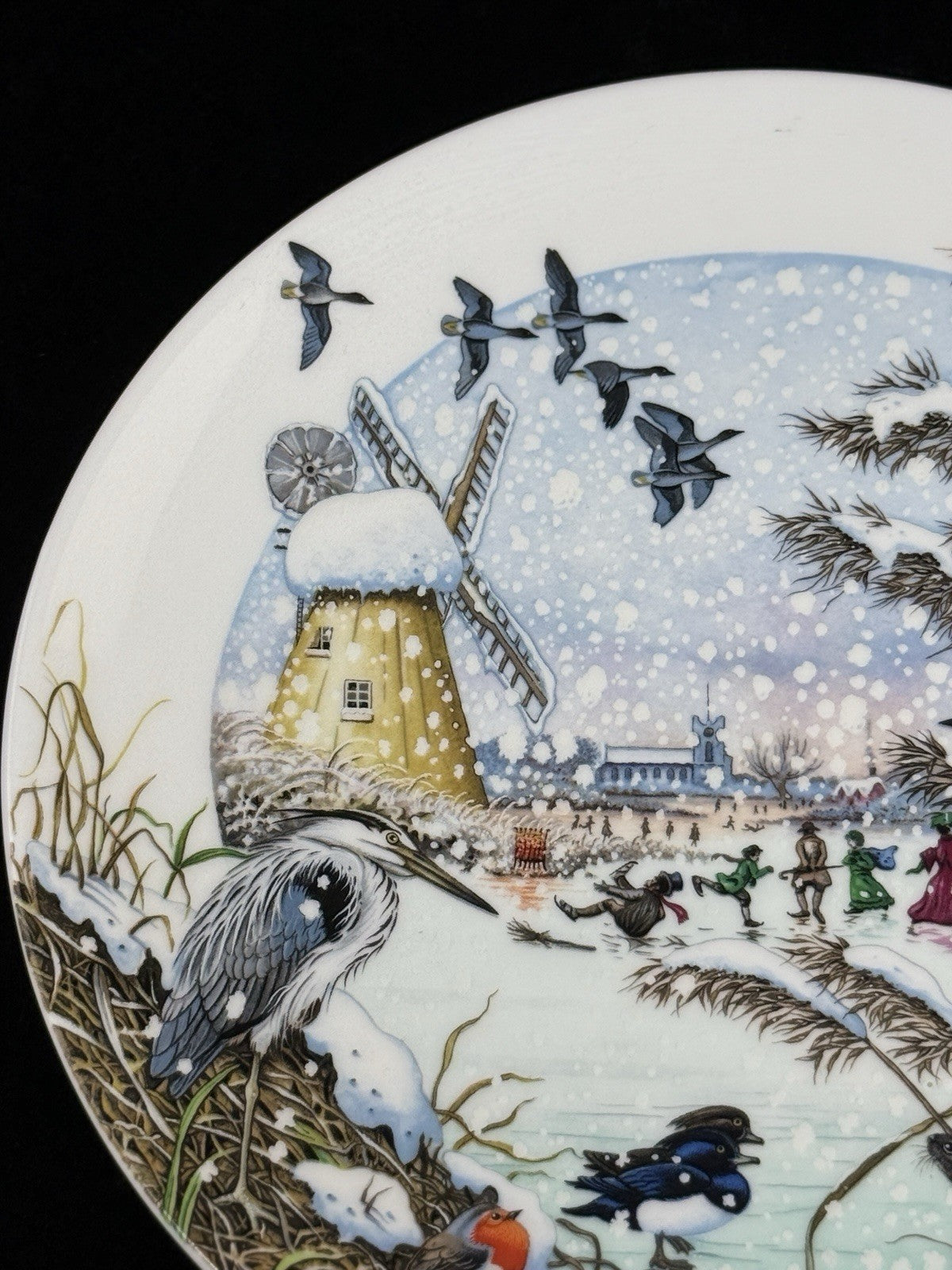 Wedgwood 1989 Skating on the Fen Plate Colin Newman Christmas Bone Vintage China5