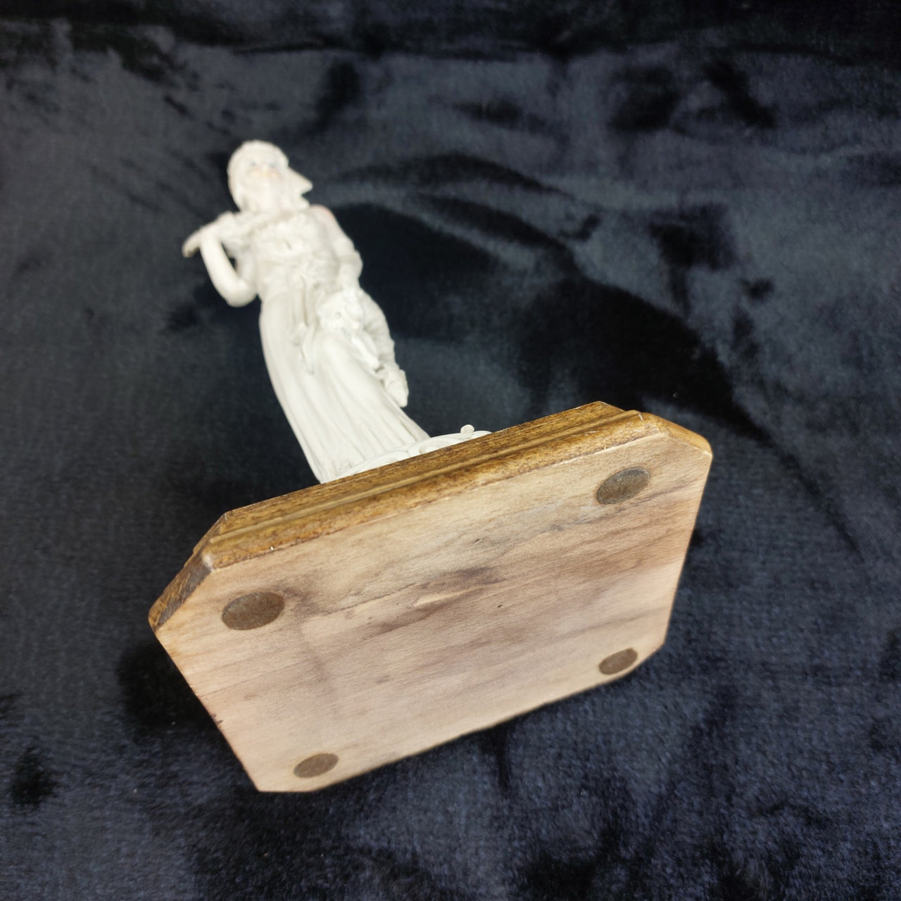 Dear Lady 1995 Figurine 9.5" Sculpture on Base white decor vtg12