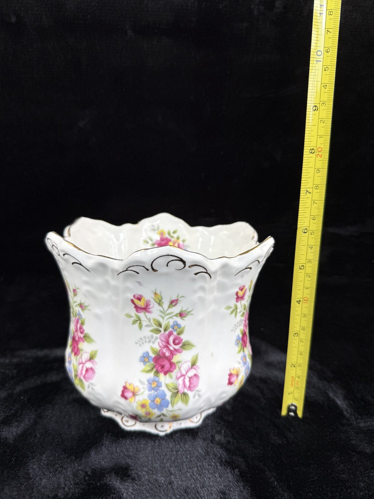 Stunning St. George & Kenall Fine Bone China Floral vase and Tray Set England.15