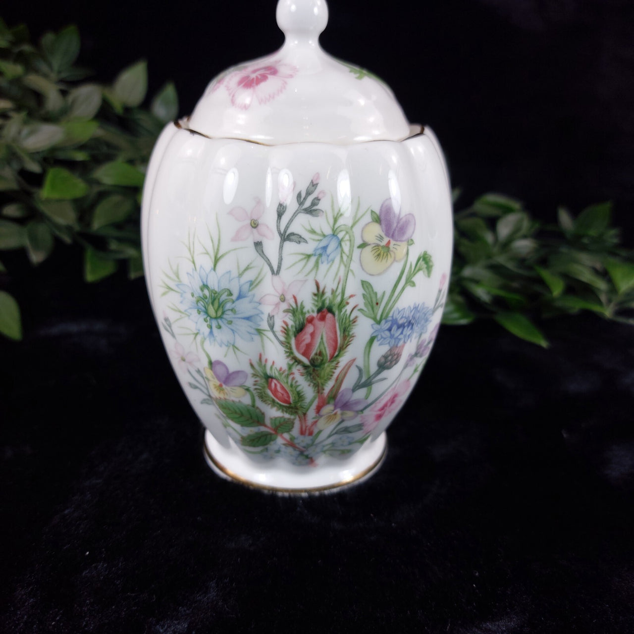 Aynsley porcelain Wild Tudor 2 set of Lidded Jar & Candle Holder Bone China Made11