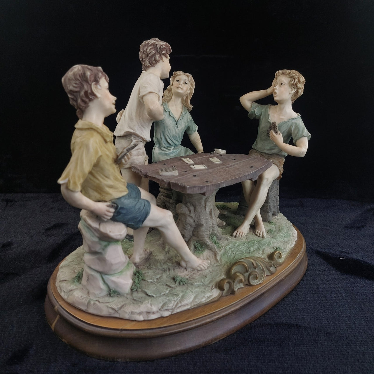 Very Large Capodimonte figurine 'The Card Players' Friends group pics see decor22
