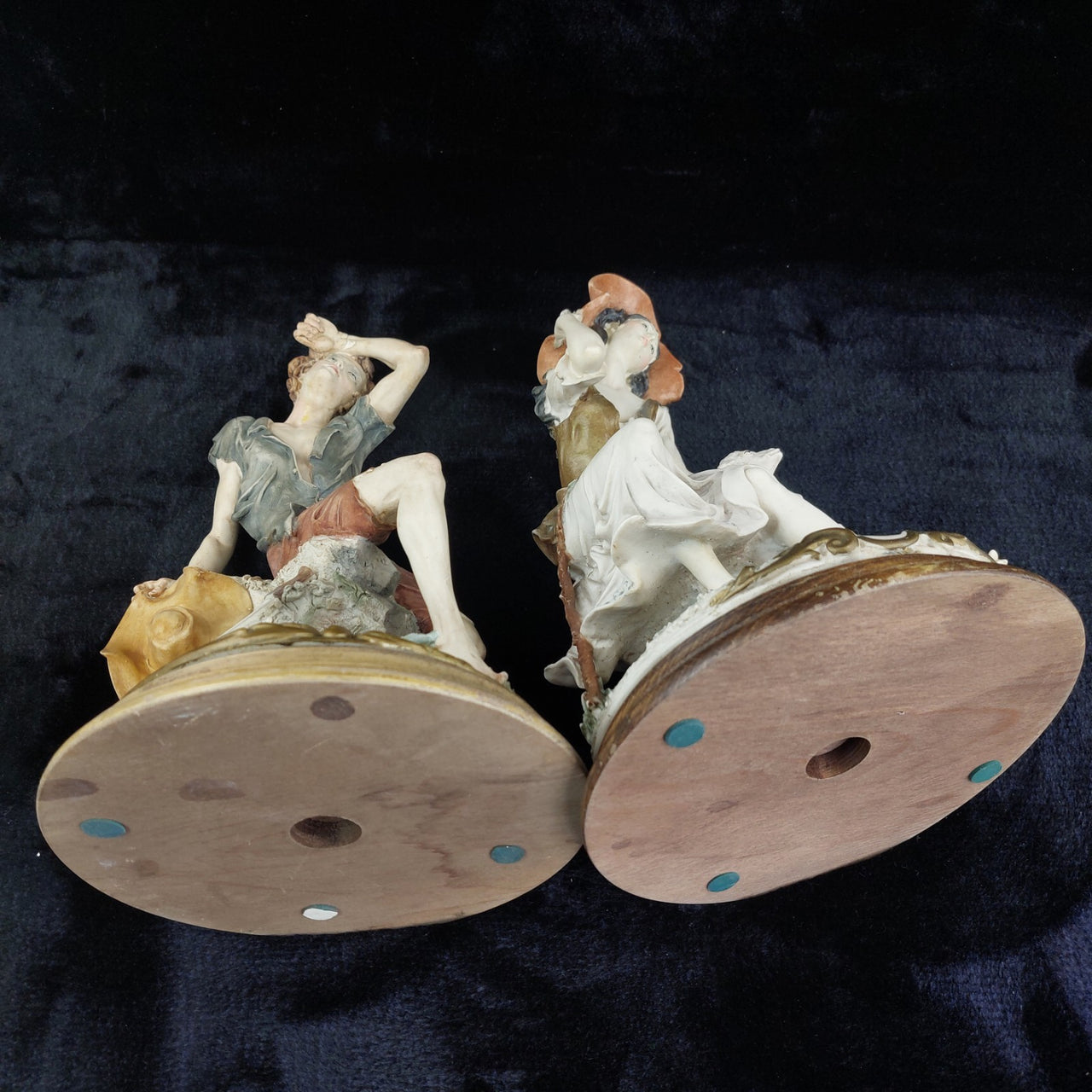 Giuseppe Figurine Armani Couple repaired Flower & Arm Rustic 30cm Resin Italian.23