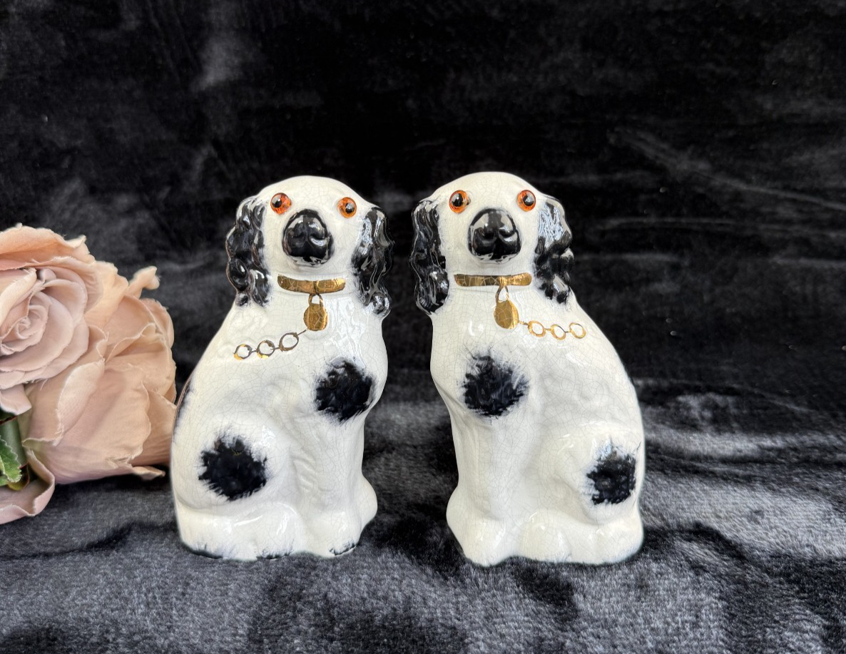 Antique Staffordshire Porcelain Black White Pair King Charles Spaniel Glass eyes14