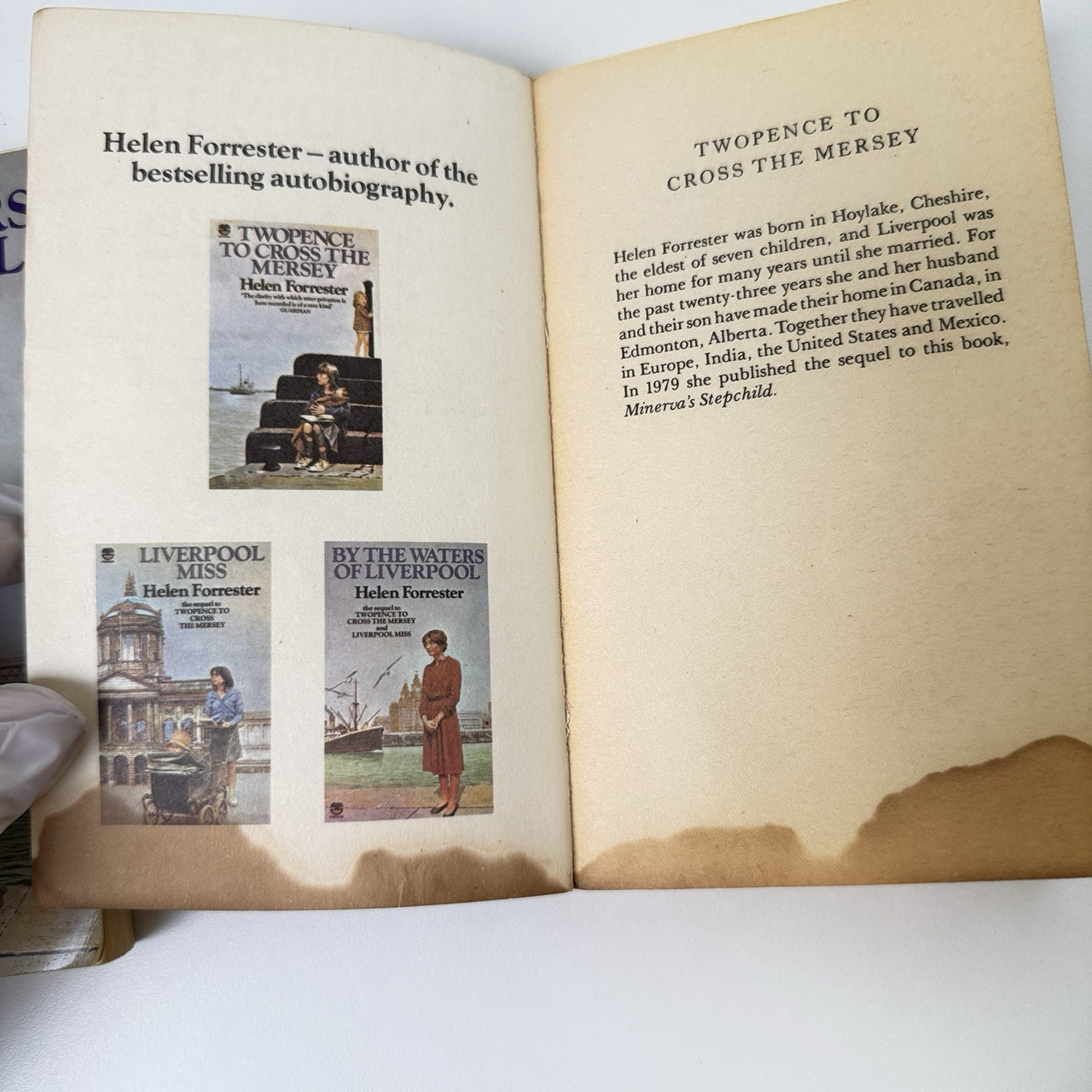 Helen Liverpool Forrester Trilogy 1984 Fontana Box Set – See Pics Book Set Water8