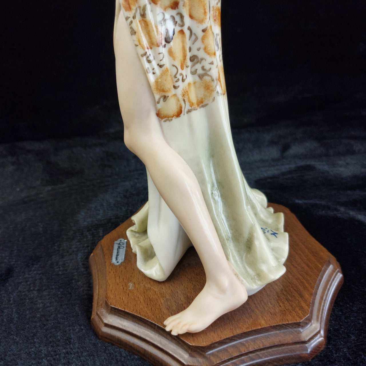 Giuseppe Armani Florence lady Figurine 14in Gypsy Semi Nude bohem decor18