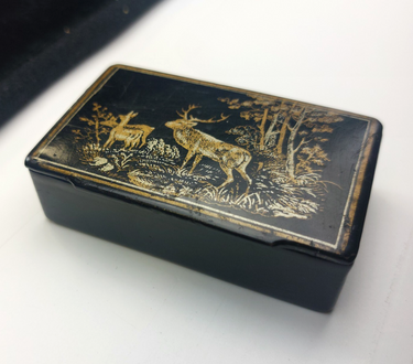Black Lacquer Snuff Box Vintage – Gold Gilded Deer Scene,Russian  or  Japanese0