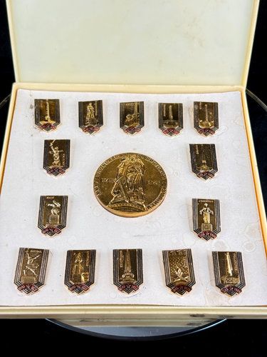 Soviet 1975 WWII Victory Pin Medal Set USSR Cities Commemorative Badges w Box0